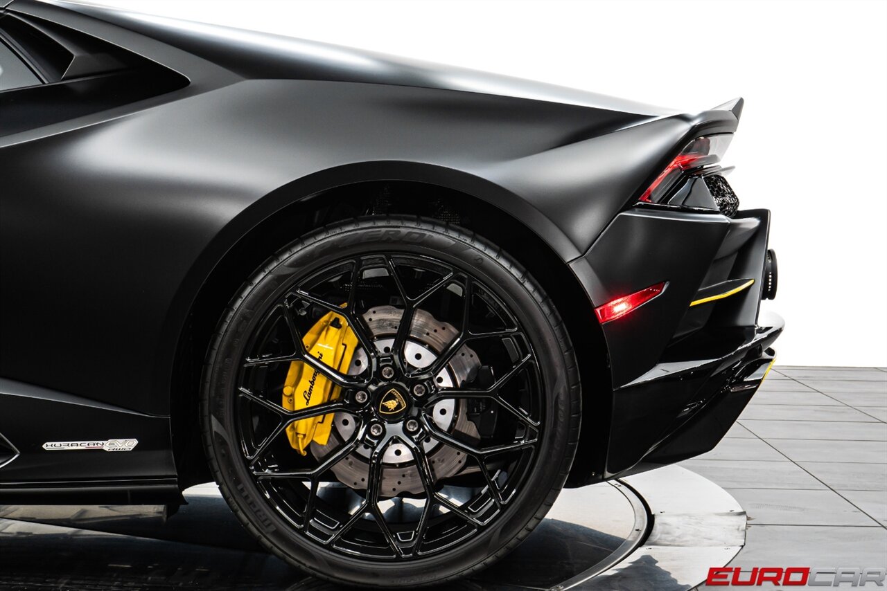 2022 Lamborghini Huracan EVO *CARBON FIBER SEATS * SUSPENSION LIFTER* - Photo 17 - Costa Mesa, CA 92626