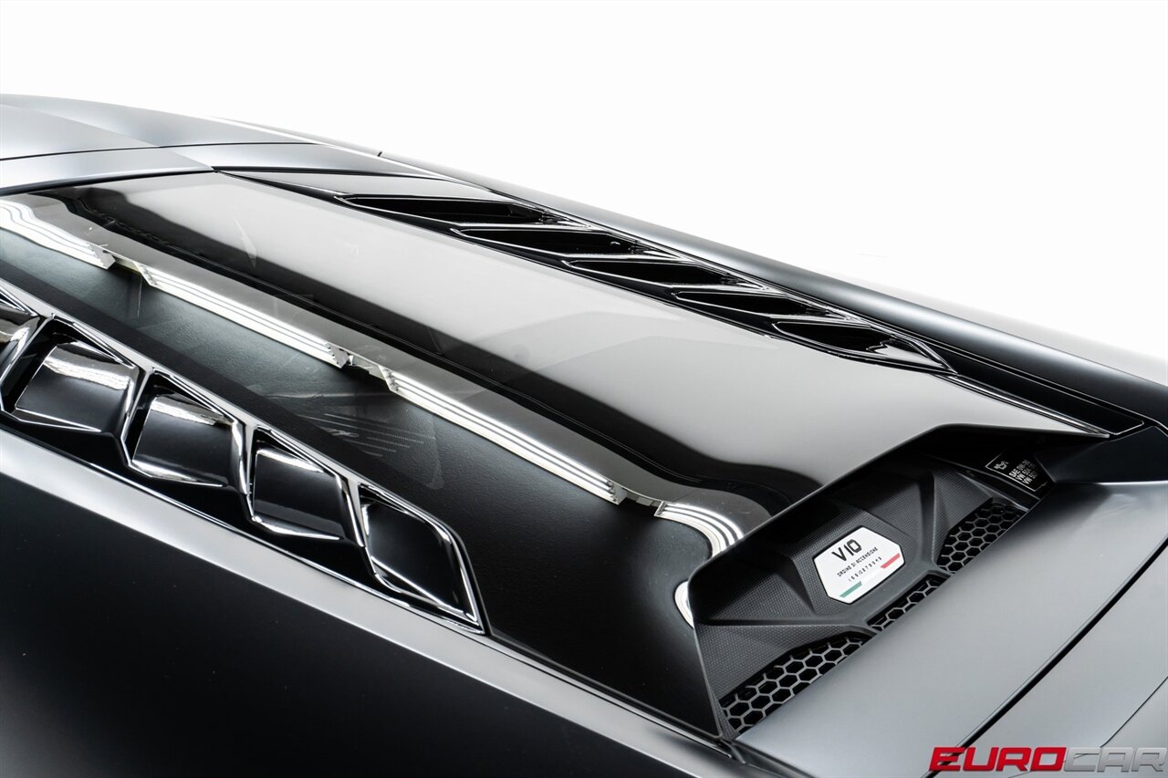 2022 Lamborghini Huracan EVO *CARBON FIBER SEATS * SUSPENSION LIFTER* - Photo 19 - Costa Mesa, CA 92626