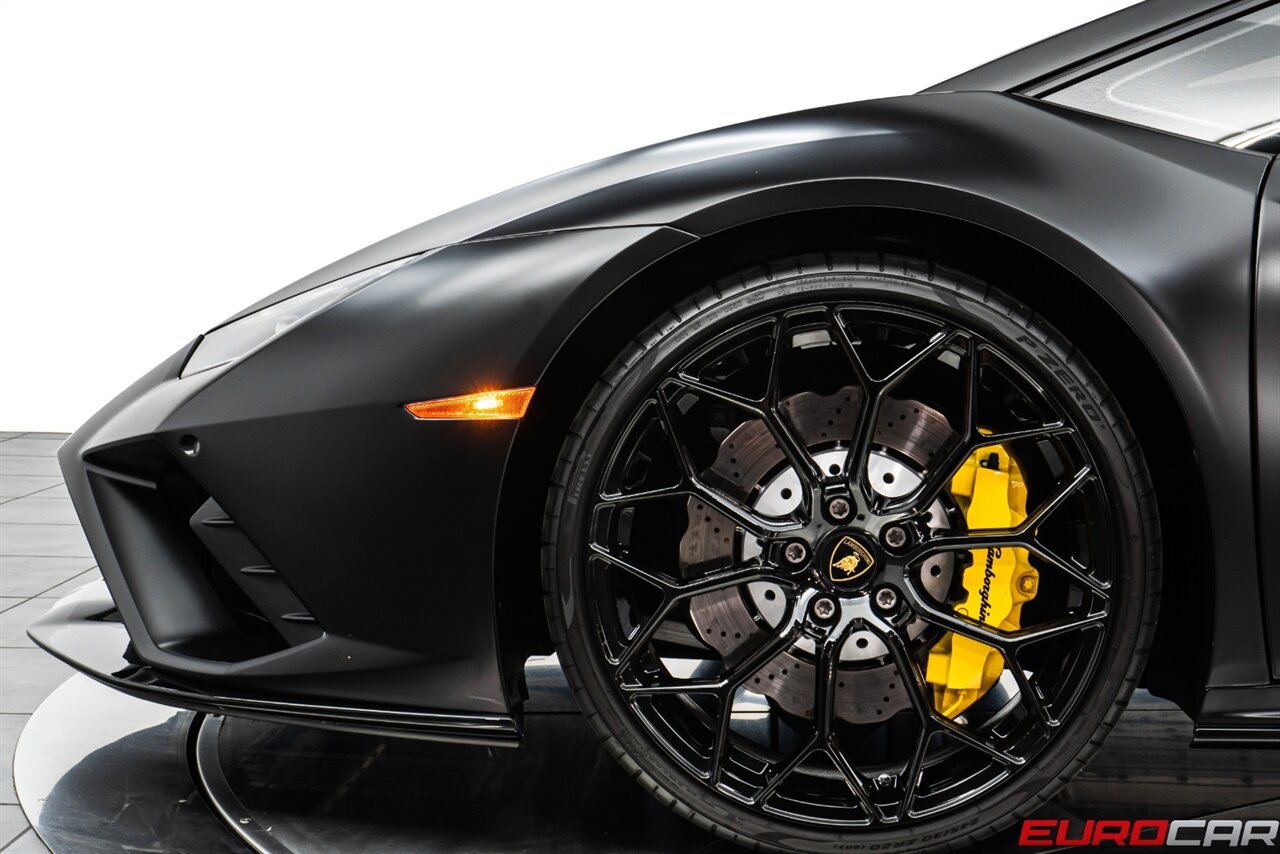 2022 Lamborghini Huracan EVO *CARBON FIBER SEATS * SUSPENSION LIFTER* - Photo 14 - Costa Mesa, CA 92626