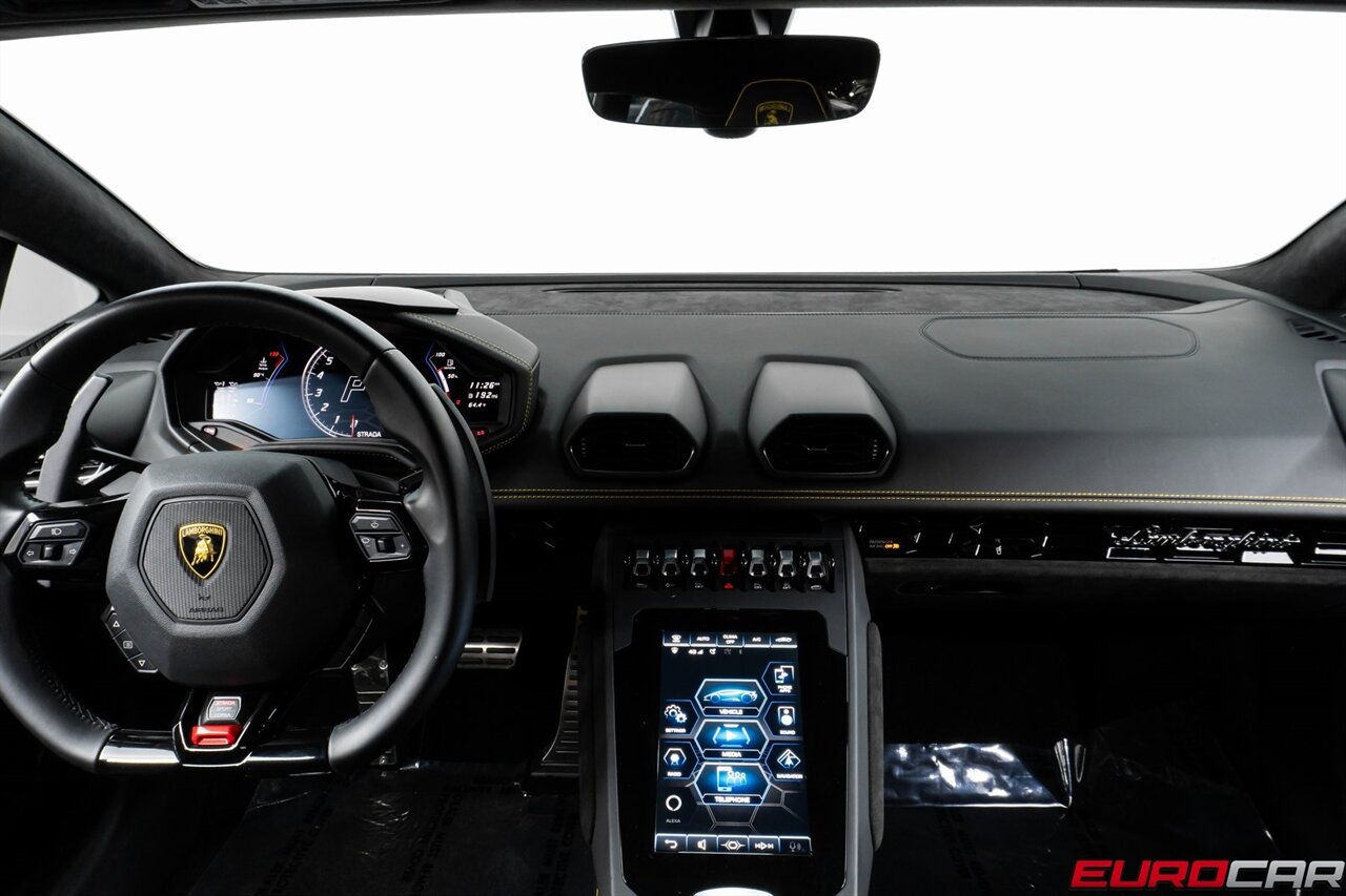 2022 Lamborghini Huracan EVO *CARBON FIBER SEATS * SUSPENSION LIFTER* - Photo 28 - Costa Mesa, CA 92626