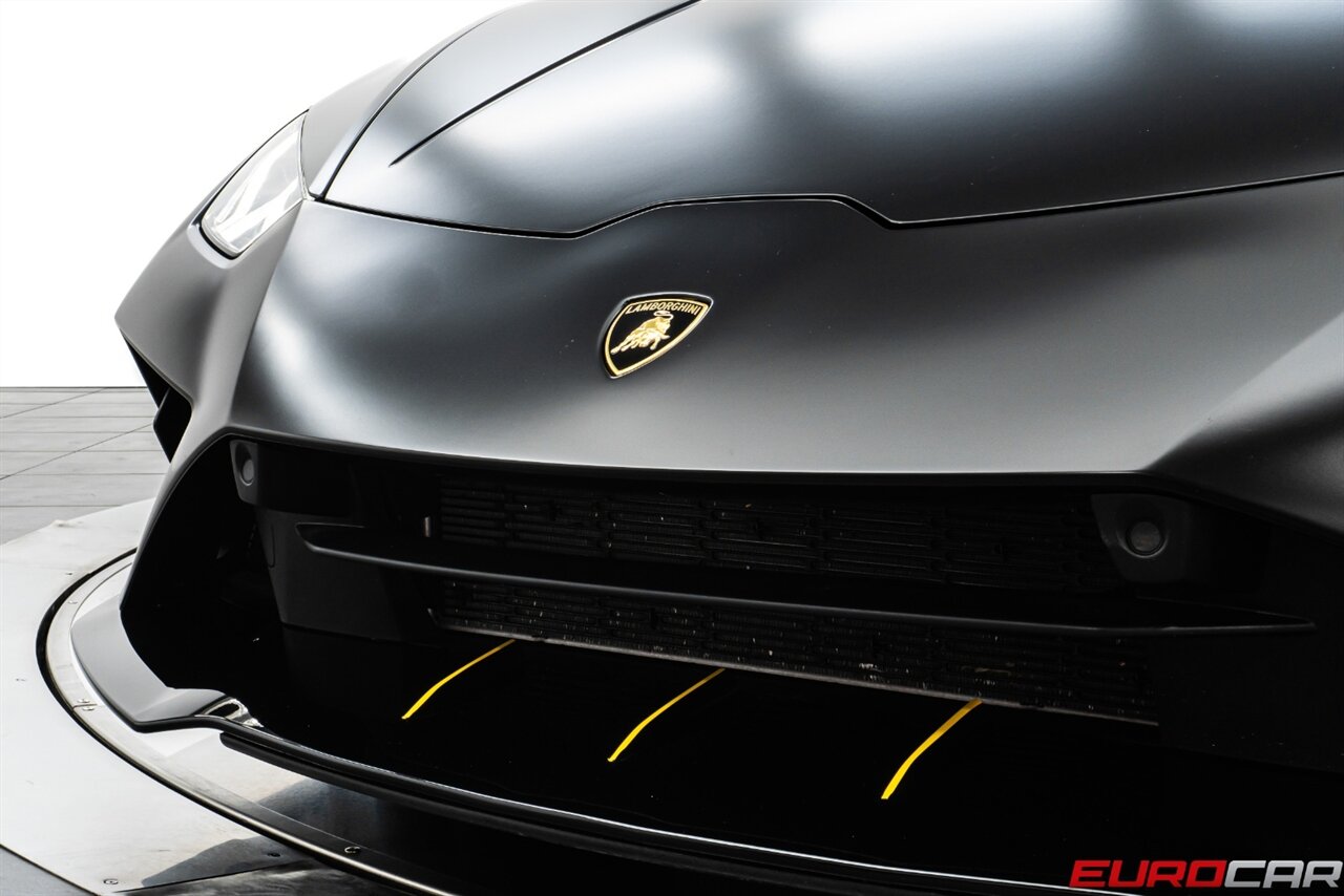 2022 Lamborghini Huracan EVO *CARBON FIBER SEATS * SUSPENSION LIFTER* - Photo 12 - Costa Mesa, CA 92626