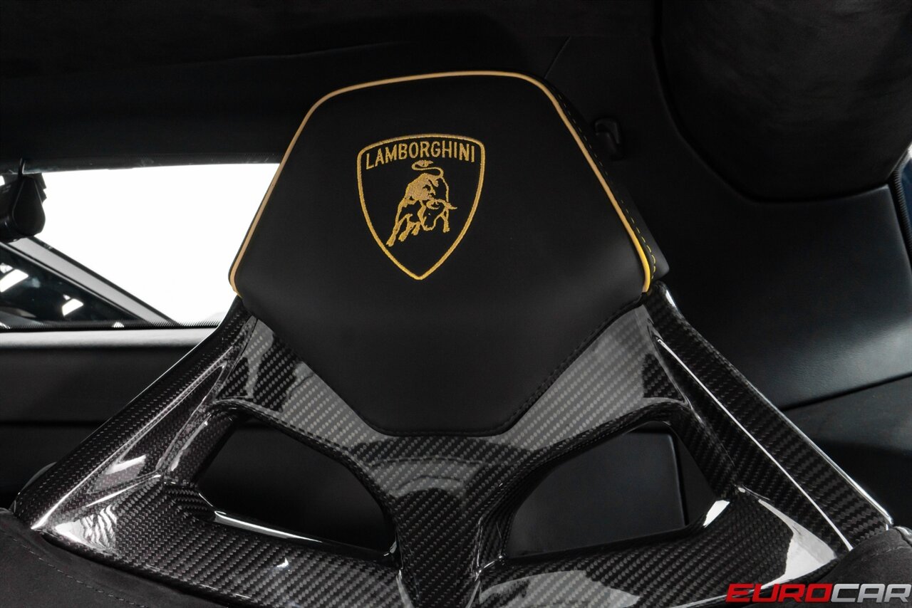 2022 Lamborghini Huracan EVO *CARBON FIBER SEATS * SUSPENSION LIFTER* - Photo 40 - Costa Mesa, CA 92626