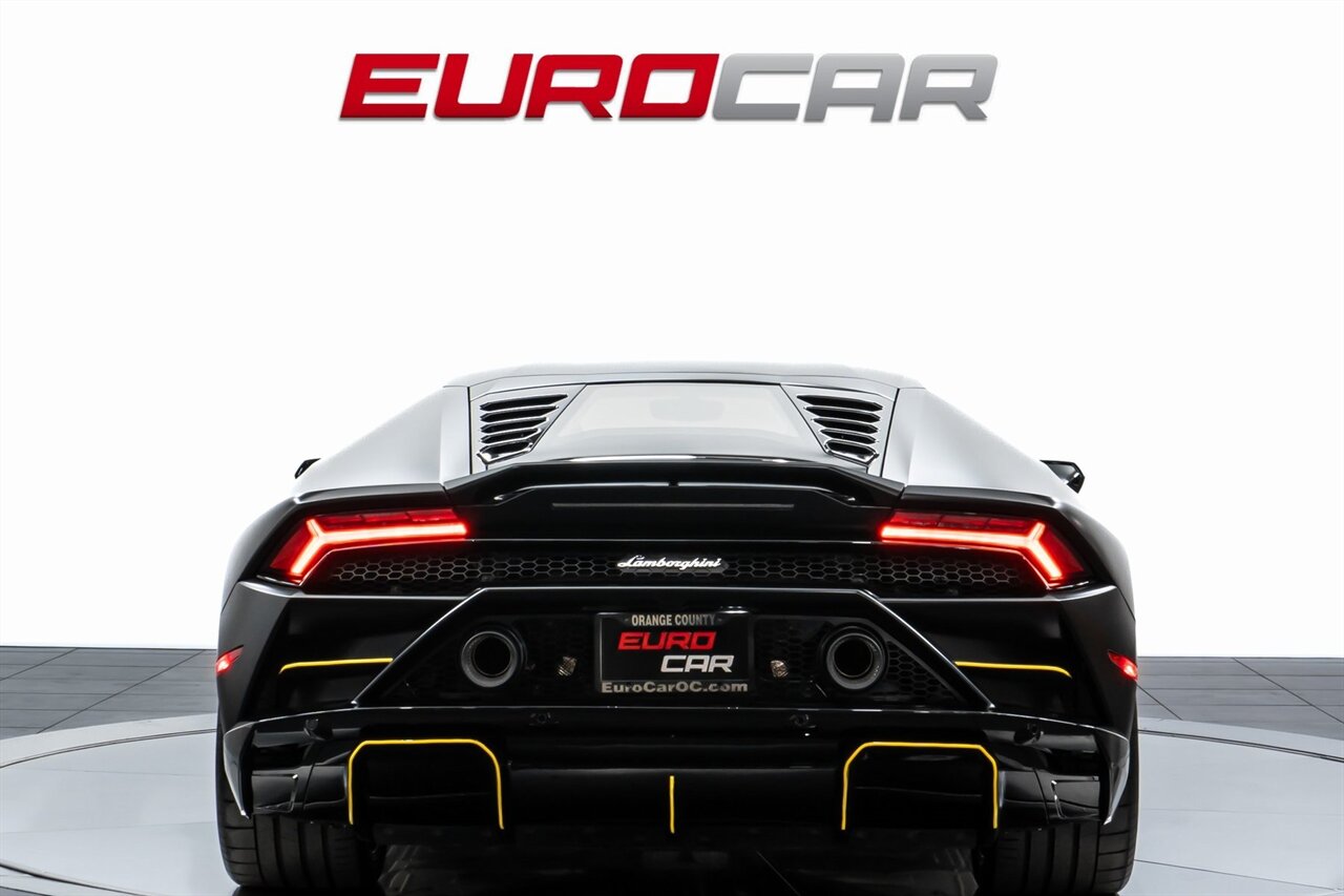 2022 Lamborghini Huracan EVO *CARBON FIBER SEATS * SUSPENSION LIFTER* - Photo 4 - Costa Mesa, CA 92626