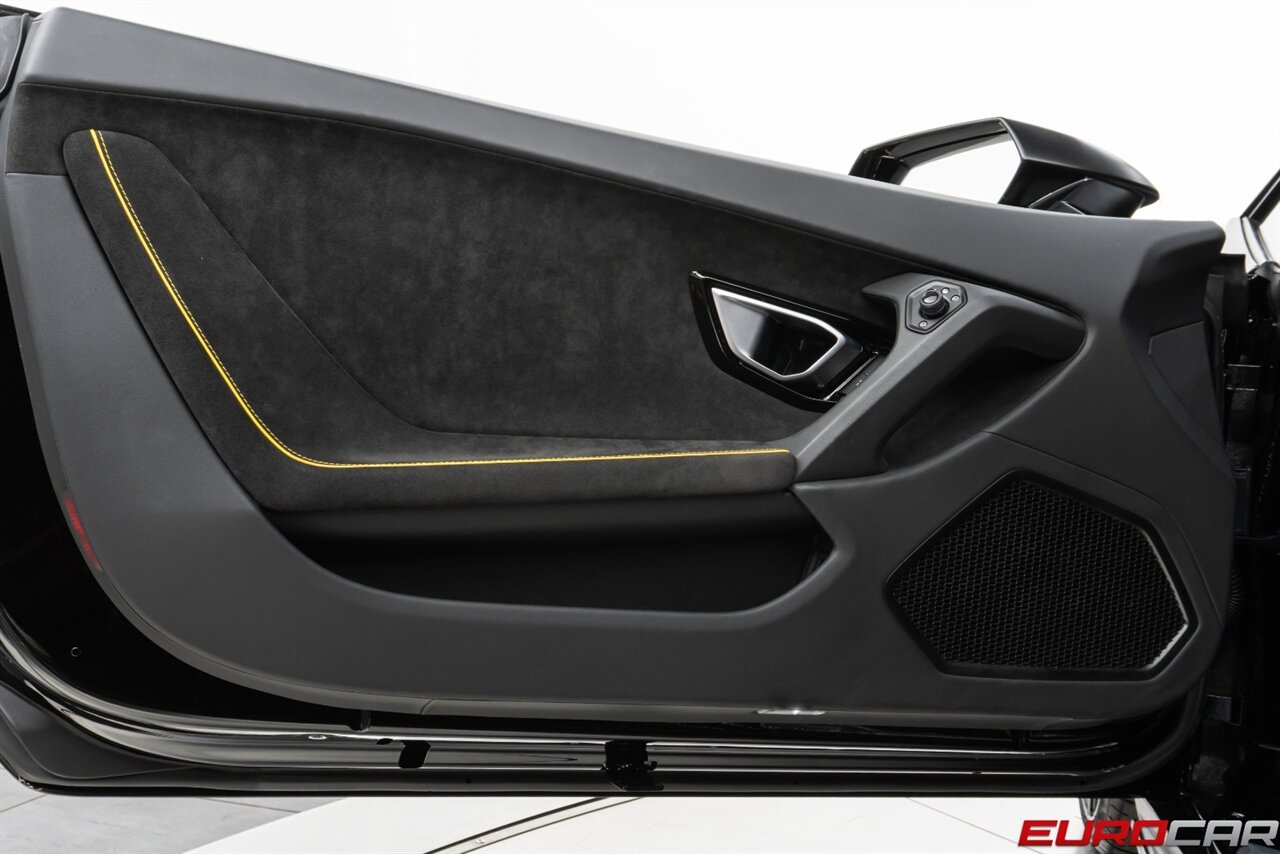 2022 Lamborghini Huracan EVO *CARBON FIBER SEATS * SUSPENSION LIFTER* - Photo 27 - Costa Mesa, CA 92626