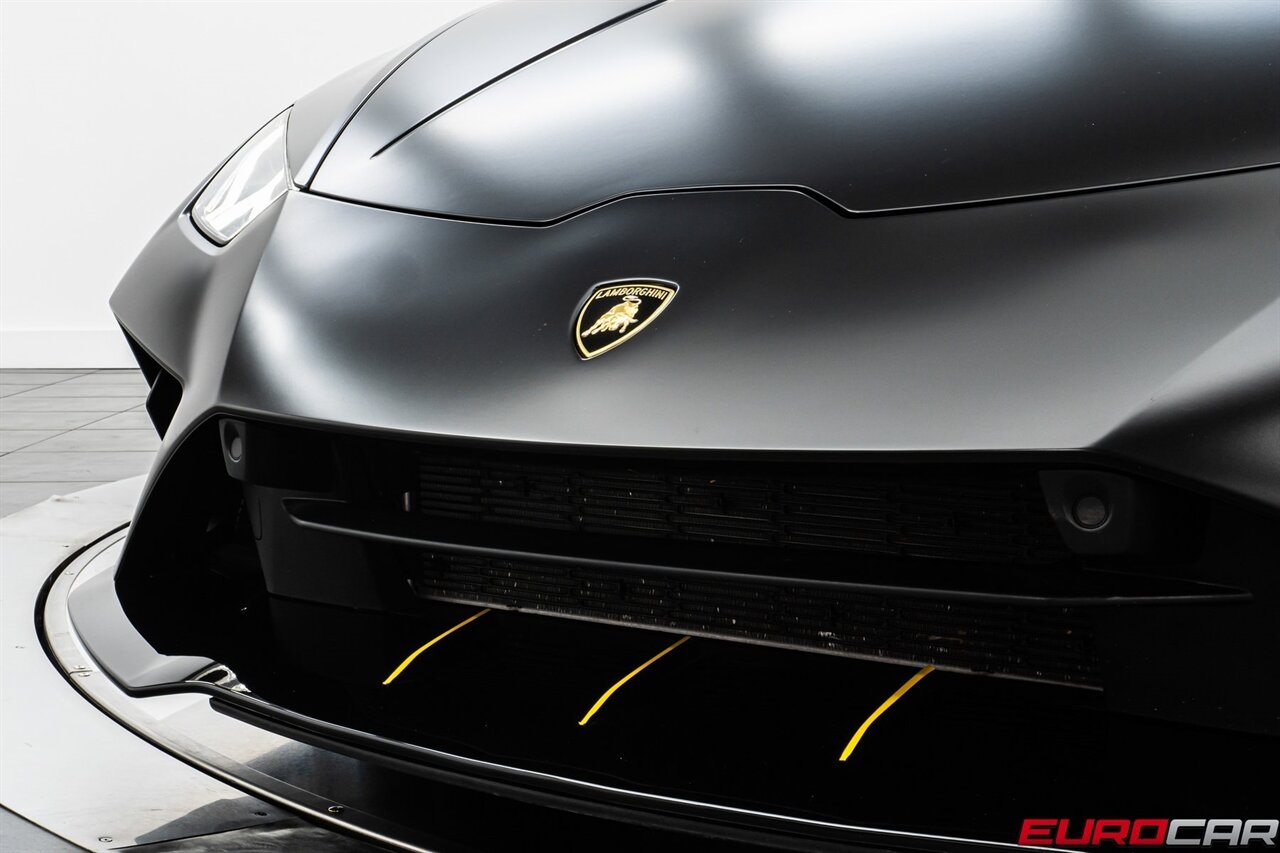 2022 Lamborghini Huracan EVO *CARBON FIBER SEATS * SUSPENSION LIFTER* - Photo 12 - Costa Mesa, CA 92626