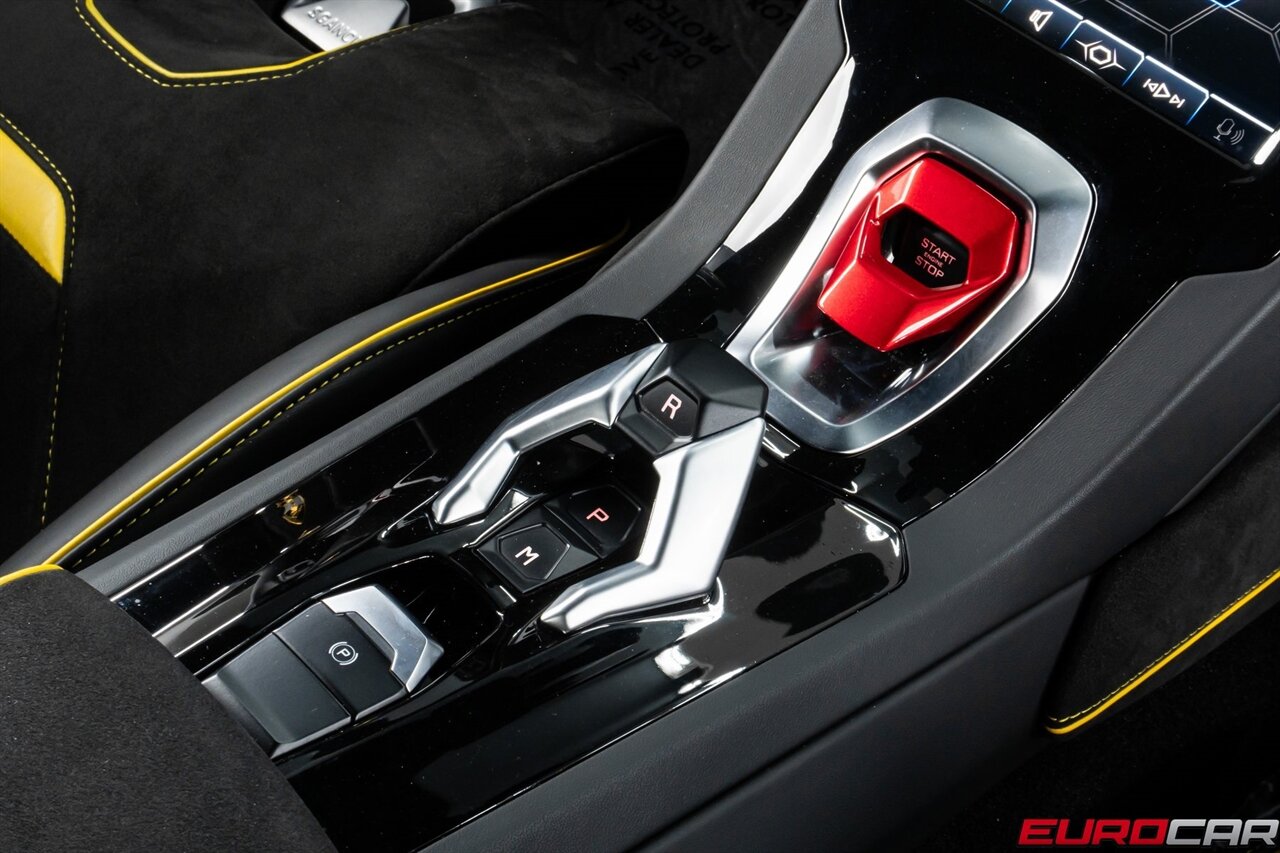2022 Lamborghini Huracan EVO *CARBON FIBER SEATS * SUSPENSION LIFTER* - Photo 33 - Costa Mesa, CA 92626