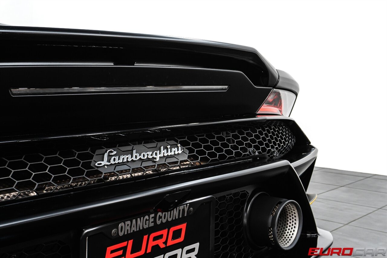 2022 Lamborghini Huracan EVO *CARBON FIBER SEATS * SUSPENSION LIFTER* - Photo 22 - Costa Mesa, CA 92626