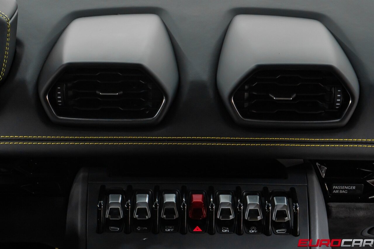 2022 Lamborghini Huracan EVO *CARBON FIBER SEATS * SUSPENSION LIFTER* - Photo 31 - Costa Mesa, CA 92626