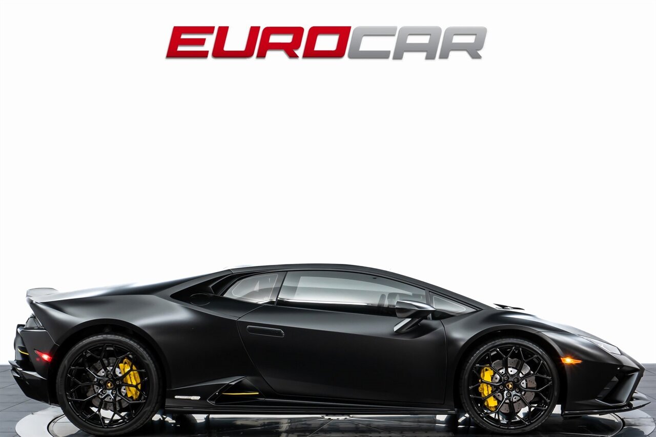 2022 Lamborghini Huracan EVO *CARBON FIBER SEATS * SUSPENSION LIFTER* - Photo 6 - Costa Mesa, CA 92626
