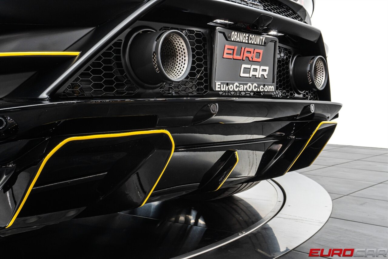 2022 Lamborghini Huracan EVO *CARBON FIBER SEATS * SUSPENSION LIFTER* - Photo 23 - Costa Mesa, CA 92626