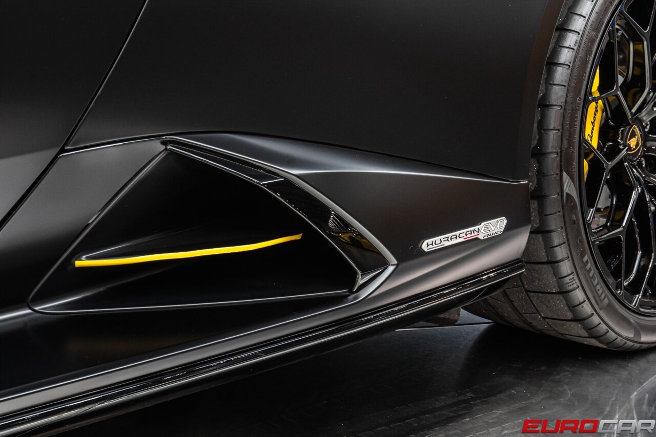 2022 Lamborghini Huracan EVO *CARBON FIBER SEATS * SUSPENSION LIFTER* - Photo 16 - Costa Mesa, CA 92626