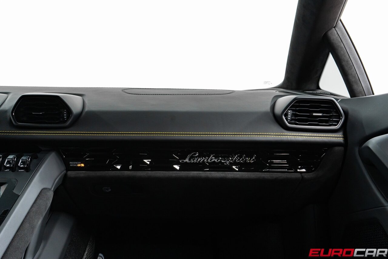 2022 Lamborghini Huracan EVO *CARBON FIBER SEATS * SUSPENSION LIFTER* - Photo 34 - Costa Mesa, CA 92626