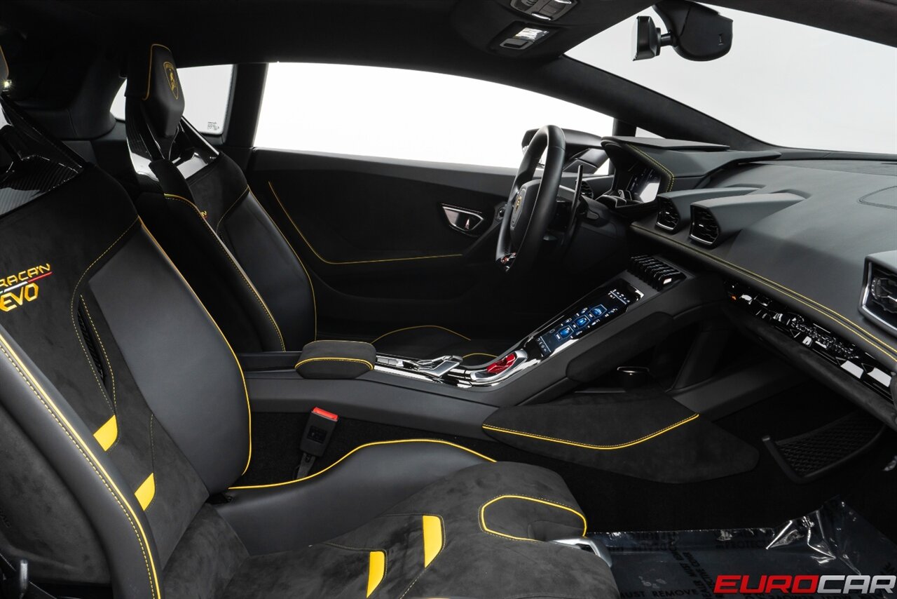 2022 Lamborghini Huracan EVO *CARBON FIBER SEATS * SUSPENSION LIFTER* - Photo 37 - Costa Mesa, CA 92626