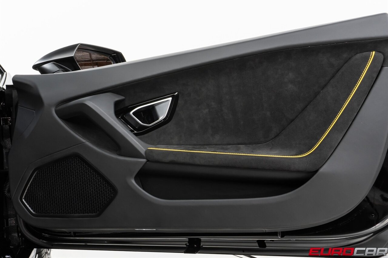 2022 Lamborghini Huracan EVO *CARBON FIBER SEATS * SUSPENSION LIFTER* - Photo 27 - Costa Mesa, CA 92626