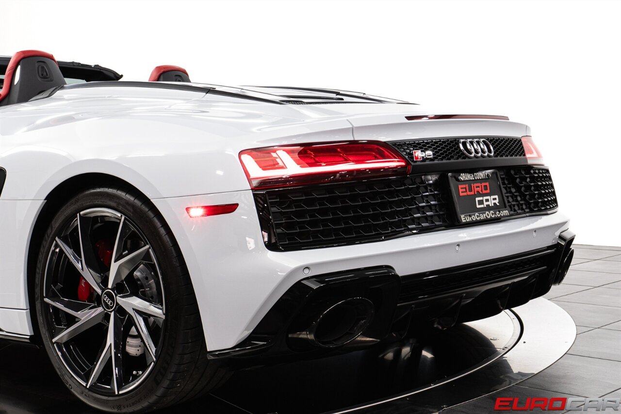 2022 Audi R8 5.2 V10 Performance Spyder  *PREMIUM PACKAGE * SPORT EXHAUST PACKAGE* - Photo 21 - Costa Mesa, CA 92626