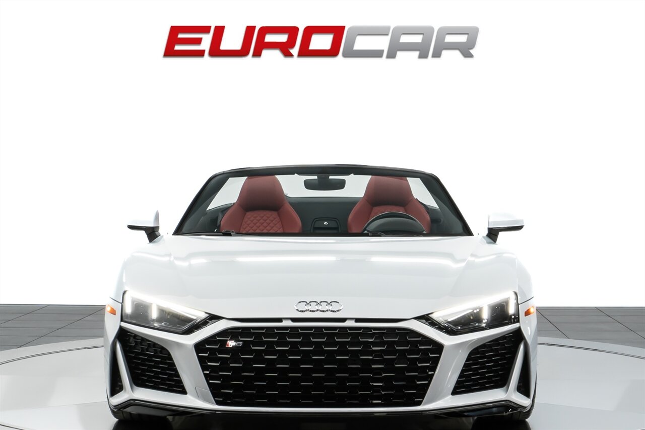 2022 Audi R8 5.2 V10 Performance Spyder  *PREMIUM PACKAGE * SPORT EXHAUST PACKAGE* - Photo 10 - Costa Mesa, CA 92626