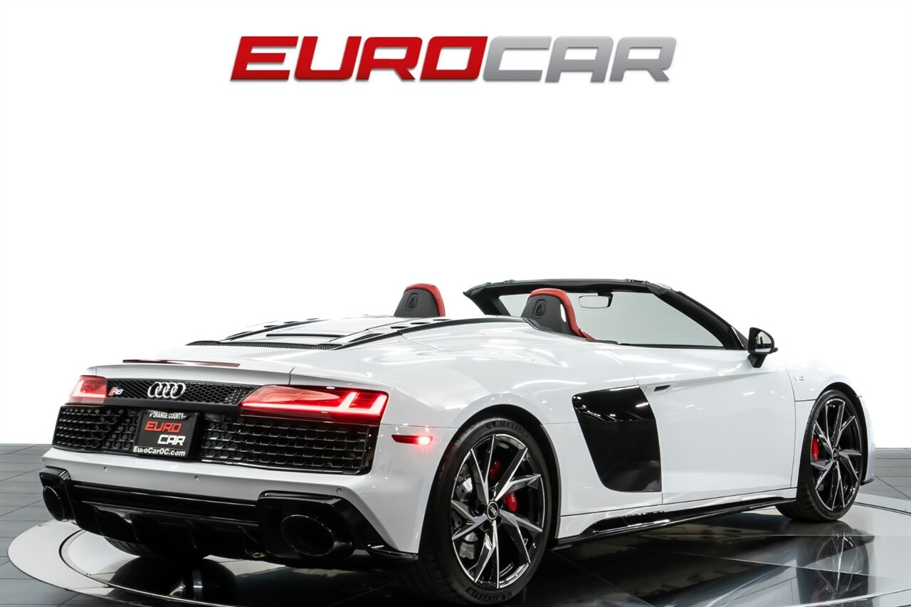 2022 Audi R8 5.2 V10 Performance Spyder  *PREMIUM PACKAGE * SPORT EXHAUST PACKAGE* - Photo 6 - Costa Mesa, CA 92626