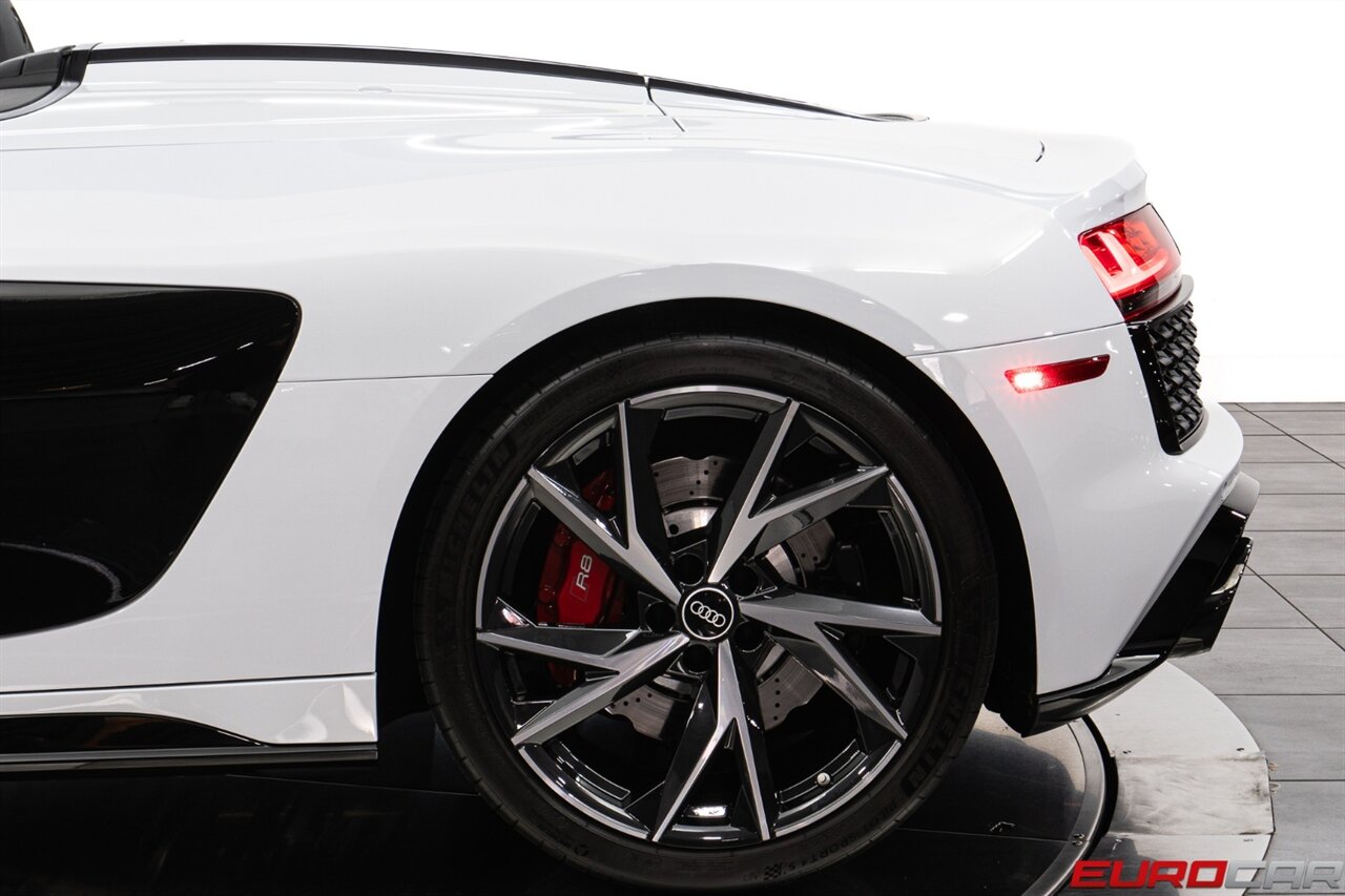 2022 Audi R8 5.2 V10 Performance Spyder  *PREMIUM PACKAGE * SPORT EXHAUST PACKAGE* - Photo 20 - Costa Mesa, CA 92626