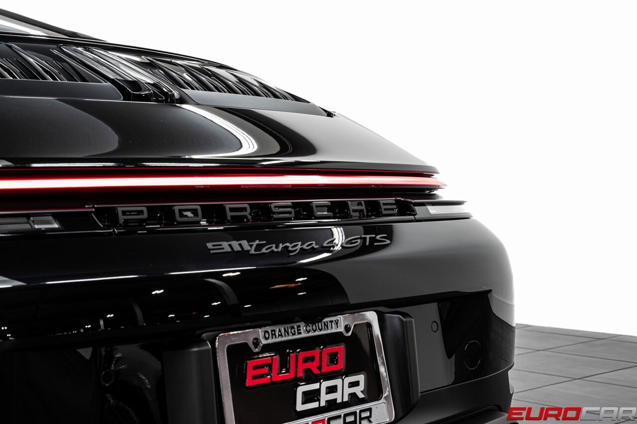 2025 Porsche 911 Targa 4 GTS *PREMIUM PACKAGE * FRONT AXLE LIFT*  *PREMIUM PACKAGE * FRONT AXLE LIFT* - Photo 21 - Costa Mesa, CA 92626