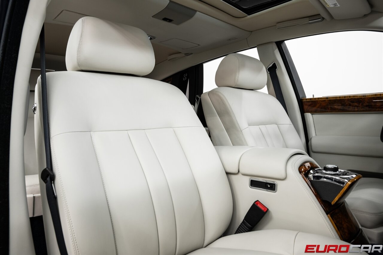 2013 Rolls-Royce Phantom *FRESH SERVICE * REAR THEATER * IMMACULATE CONDITION* - Photo 36 - Costa Mesa, CA 92626