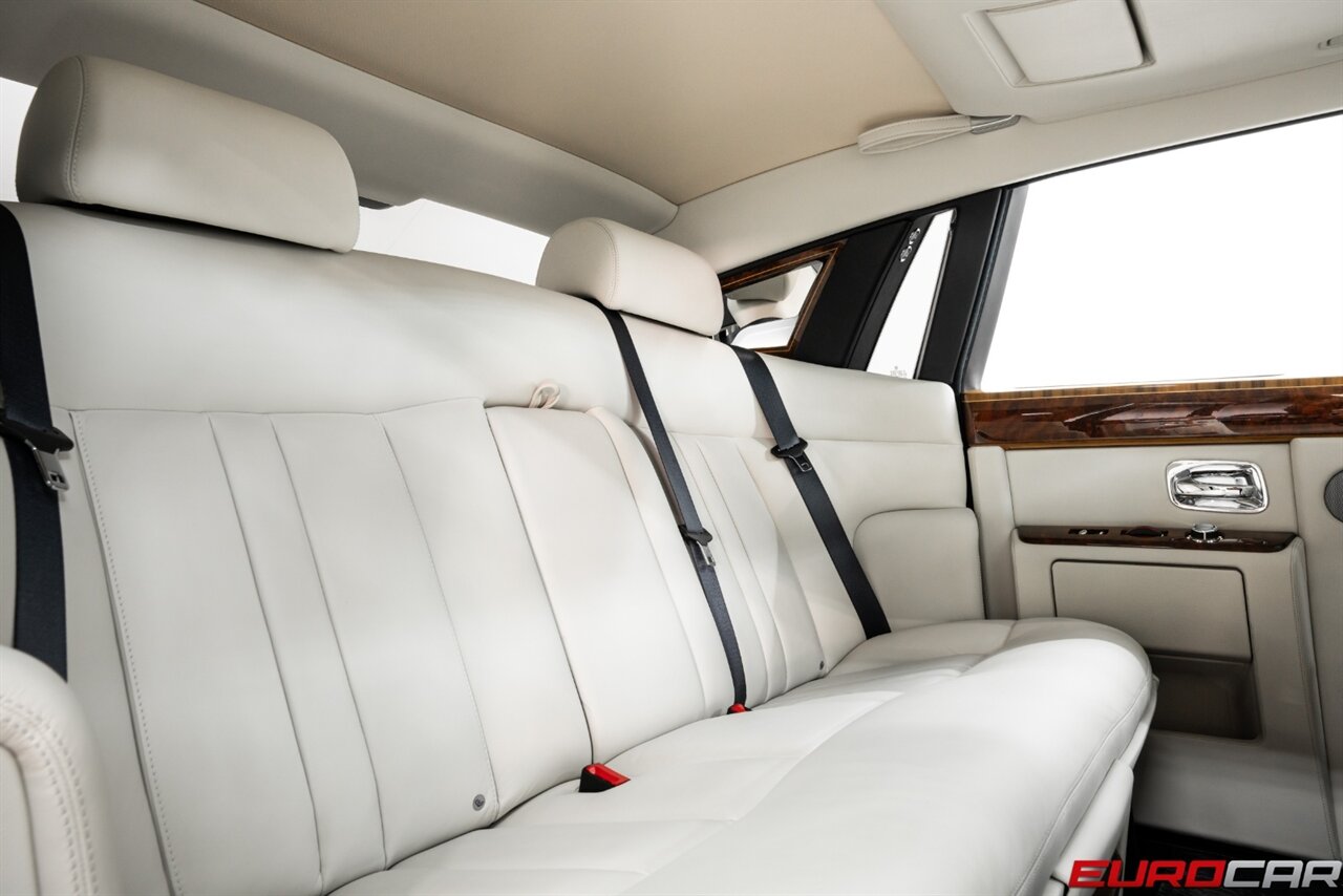 2013 Rolls-Royce Phantom *FRESH SERVICE * REAR THEATER * IMMACULATE CONDITION* - Photo 37 - Costa Mesa, CA 92626