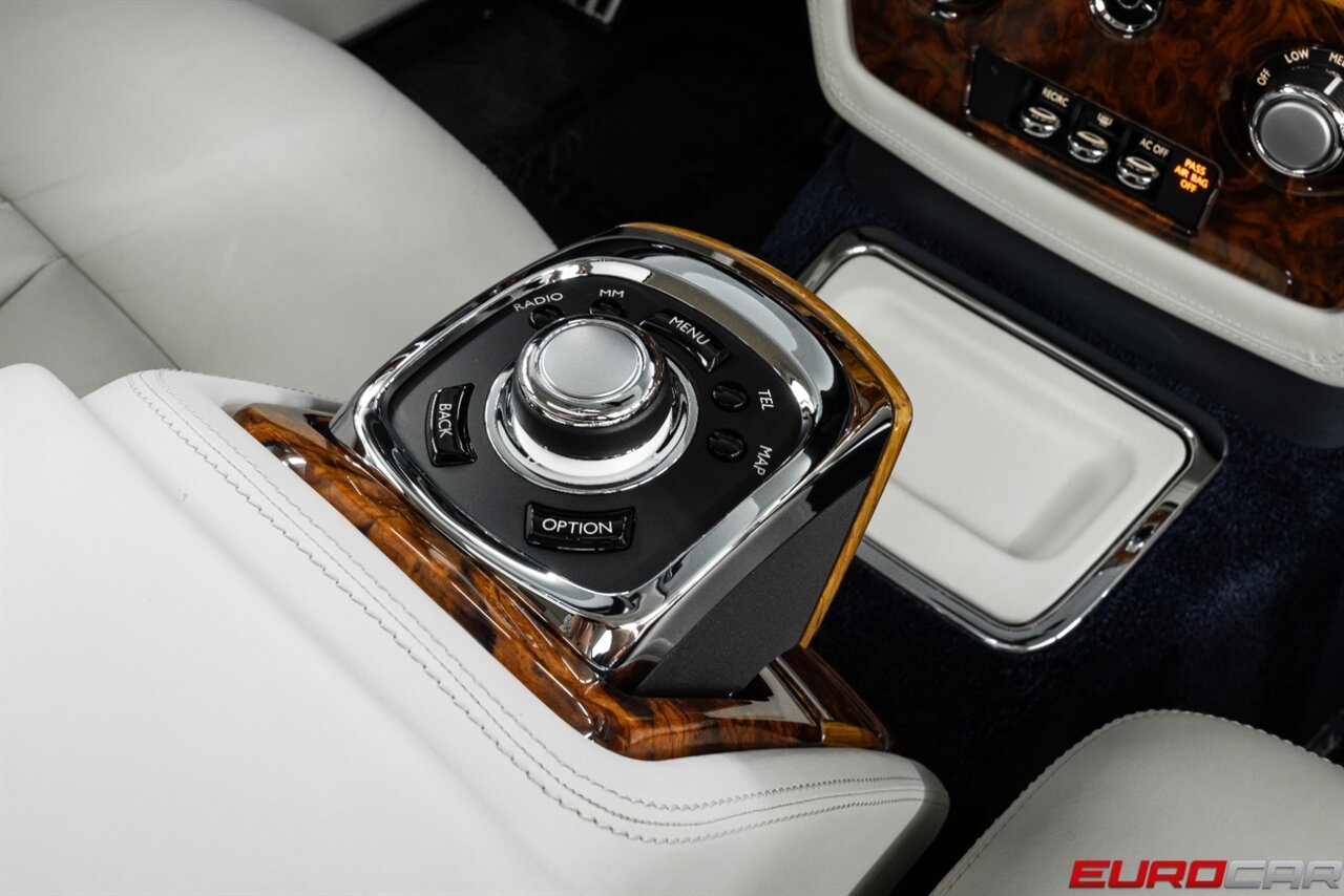 2013 Rolls-Royce Phantom *FRESH SERVICE * REAR THEATER * IMMACULATE CONDITION* - Photo 33 - Costa Mesa, CA 92626