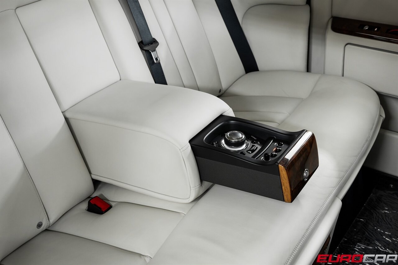 2013 Rolls-Royce Phantom *FRESH SERVICE * REAR THEATER * IMMACULATE CONDITION* - Photo 39 - Costa Mesa, CA 92626