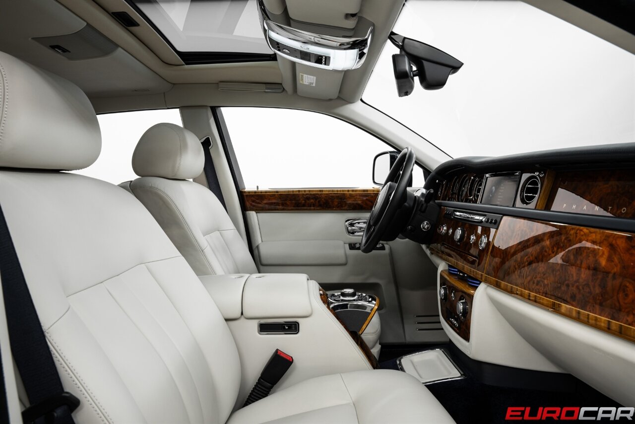 2013 Rolls-Royce Phantom *FRESH SERVICE * REAR THEATER * IMMACULATE CONDITION* - Photo 35 - Costa Mesa, CA 92626