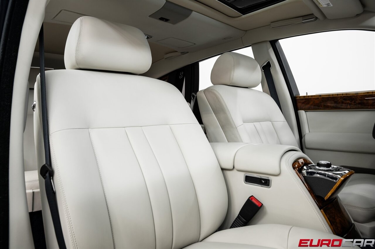 2013 Rolls-Royce Phantom *FRESH SERVICE * REAR THEATER * IMMACULATE CONDITION* - Photo 36 - Costa Mesa, CA 92626