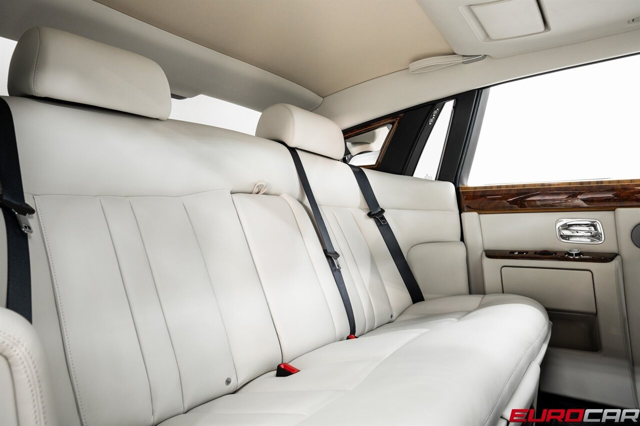 2013 Rolls-Royce Phantom *FRESH SERVICE * REAR THEATER * IMMACULATE CONDITION* - Photo 38 - Costa Mesa, CA 92626