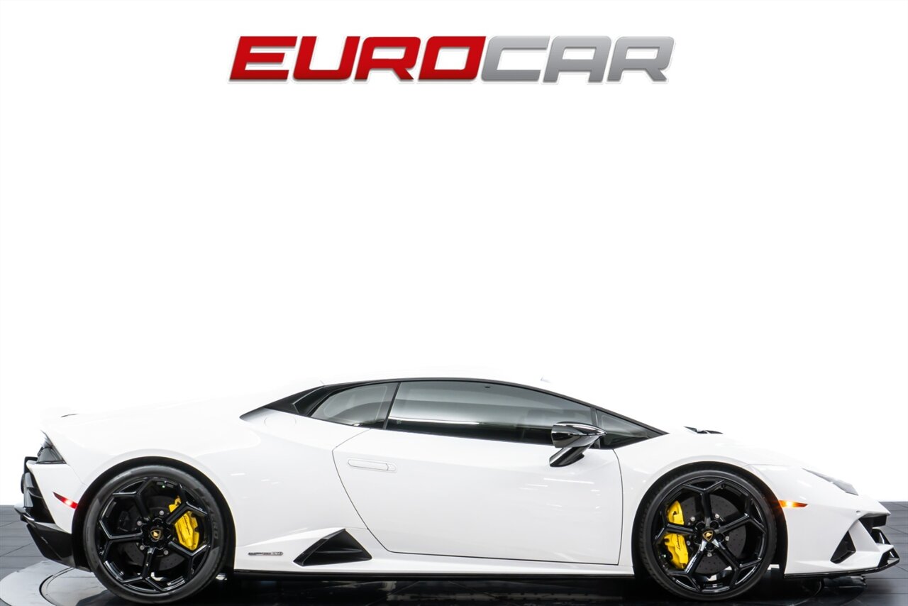 2021 Lamborghini Huracan EVO  *RARE ALL WHEEL DRIVE * CERAMIC BRAKES * CARBON INTERIOR* - Photo 6 - Costa Mesa, CA 92626