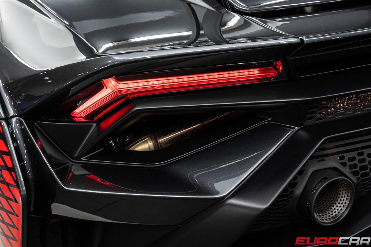 2022 Lamborghini Huracan STO  *CARBON SPORT SEATS * ONLY 6000 PAMPERED MILES * FRONT PPF* - Photo 23 - Costa Mesa, CA 92626