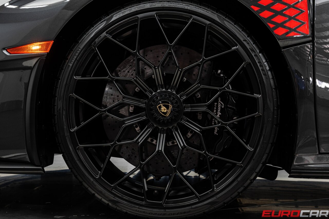 2022 Lamborghini Huracan STO  *CARBON SPORT SEATS * ONLY 6000 PAMPERED MILES * FRONT PPF* - Photo 26 - Costa Mesa, CA 92626