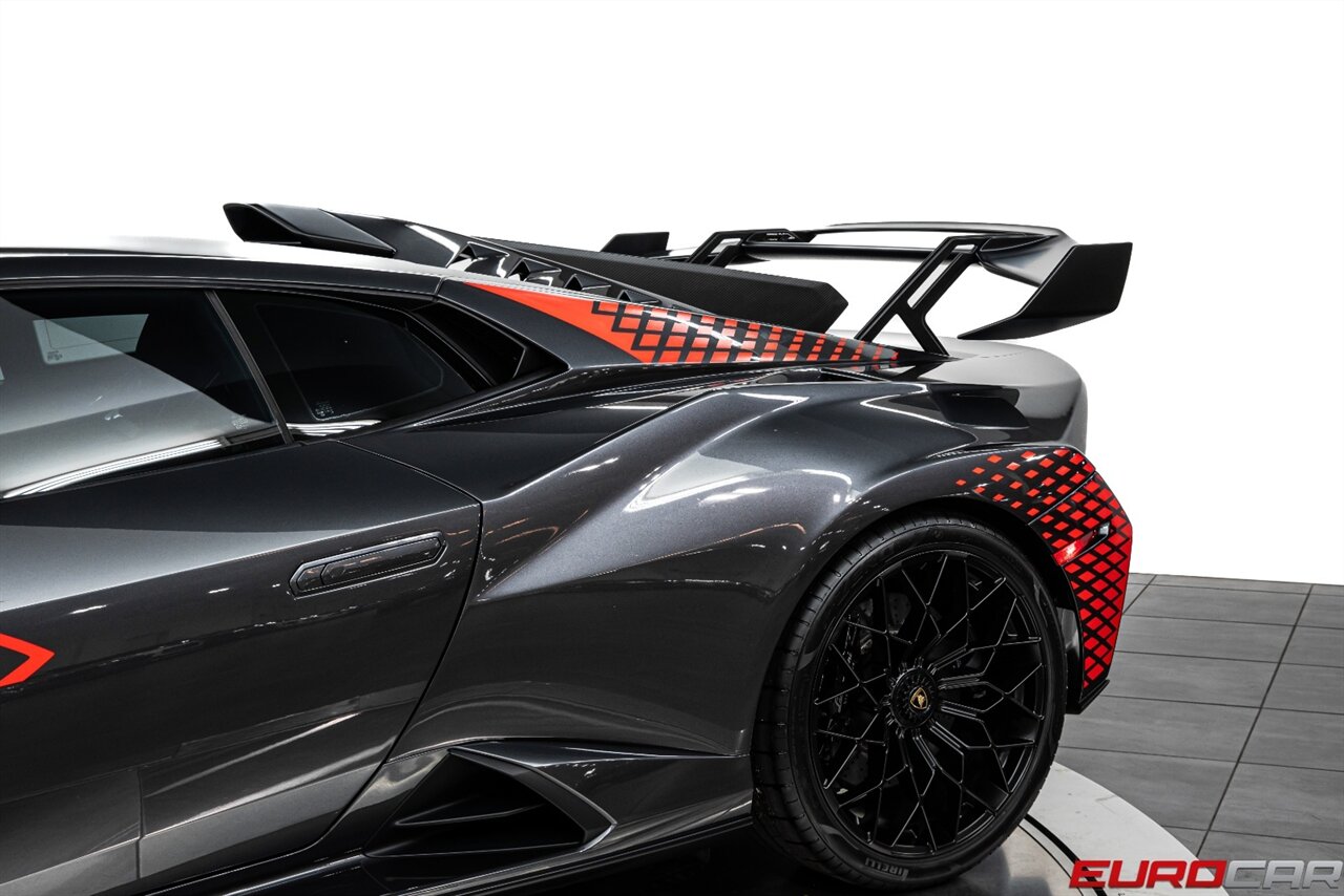 2022 Lamborghini Huracan STO  *CARBON SPORT SEATS * ONLY 6000 PAMPERED MILES * FRONT PPF* - Photo 19 - Costa Mesa, CA 92626