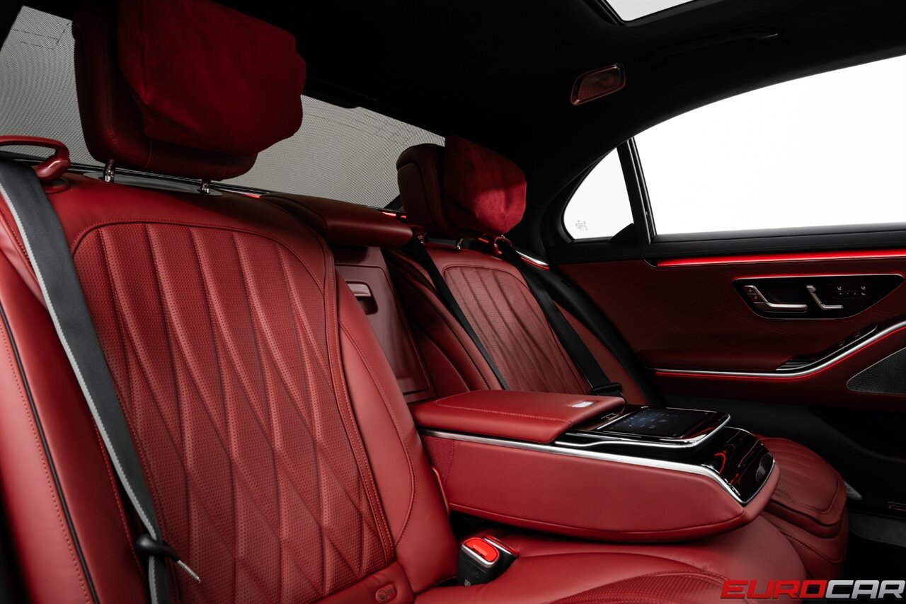 2025 Mercedes-Benz AMG S 63 E Performance *RARE FACTORY PAINT * REAR SEAT PACKAGE * AL13 WHEELS* - Photo 37 - Costa Mesa, CA 92626