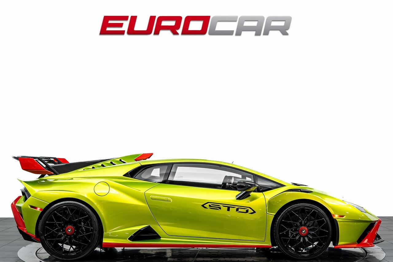 2023 Lamborghini Huracan Base *SPECIAL FACTORY PAINT * CARBON SPORT SEATS*   - Photo 6 - Costa Mesa, CA 92626