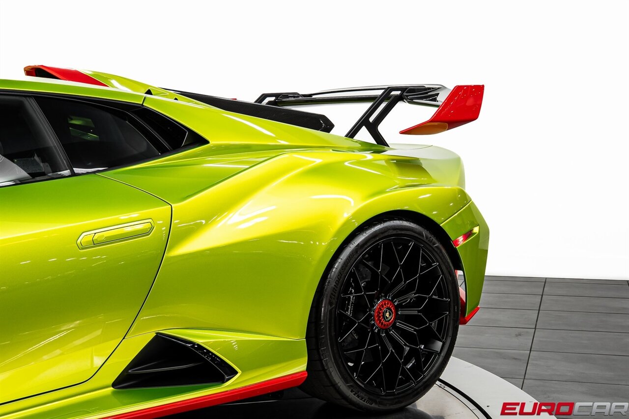 2023 Lamborghini Huracan Base *SPECIAL FACTORY PAINT * CARBON SPORT SEATS*   - Photo 18 - Costa Mesa, CA 92626