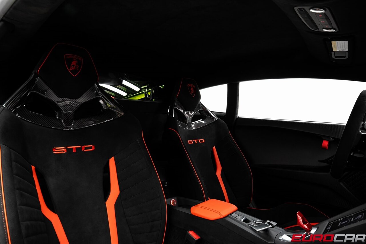2023 Lamborghini Huracan Base *SPECIAL FACTORY PAINT * CARBON SPORT SEATS*   - Photo 43 - Costa Mesa, CA 92626