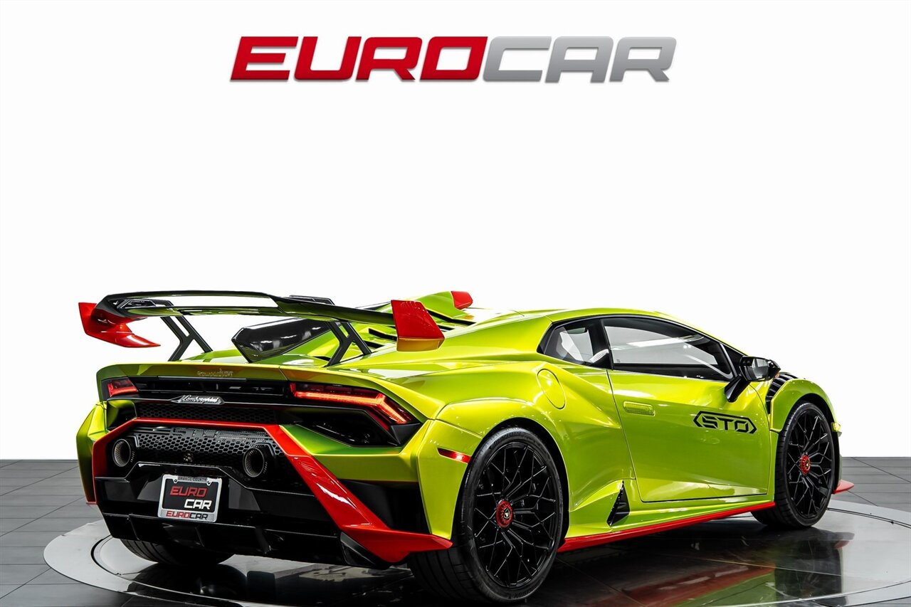 2023 Lamborghini Huracan Base *SPECIAL FACTORY PAINT * CARBON SPORT SEATS*   - Photo 5 - Costa Mesa, CA 92626