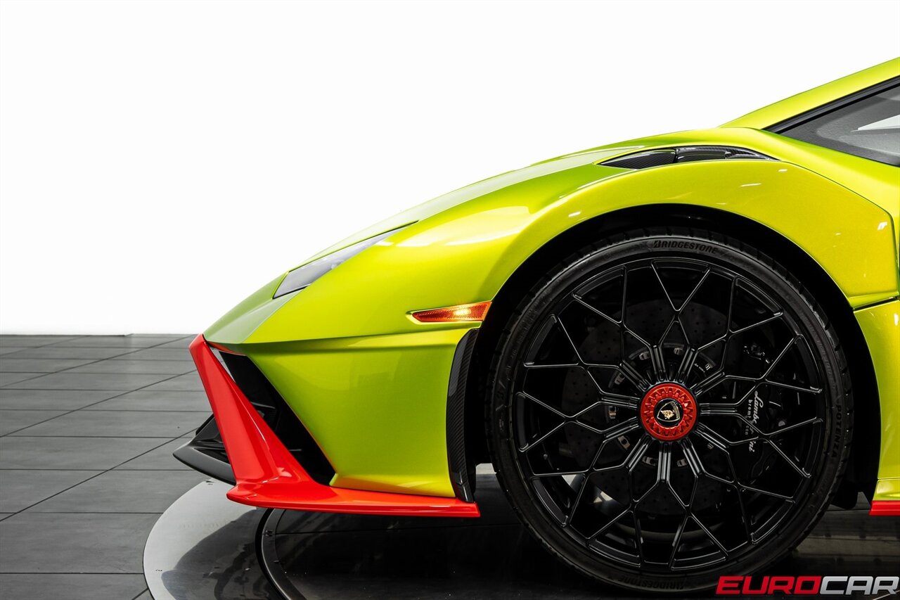 2023 Lamborghini Huracan Base *SPECIAL FACTORY PAINT * CARBON SPORT SEATS*   - Photo 17 - Costa Mesa, CA 92626