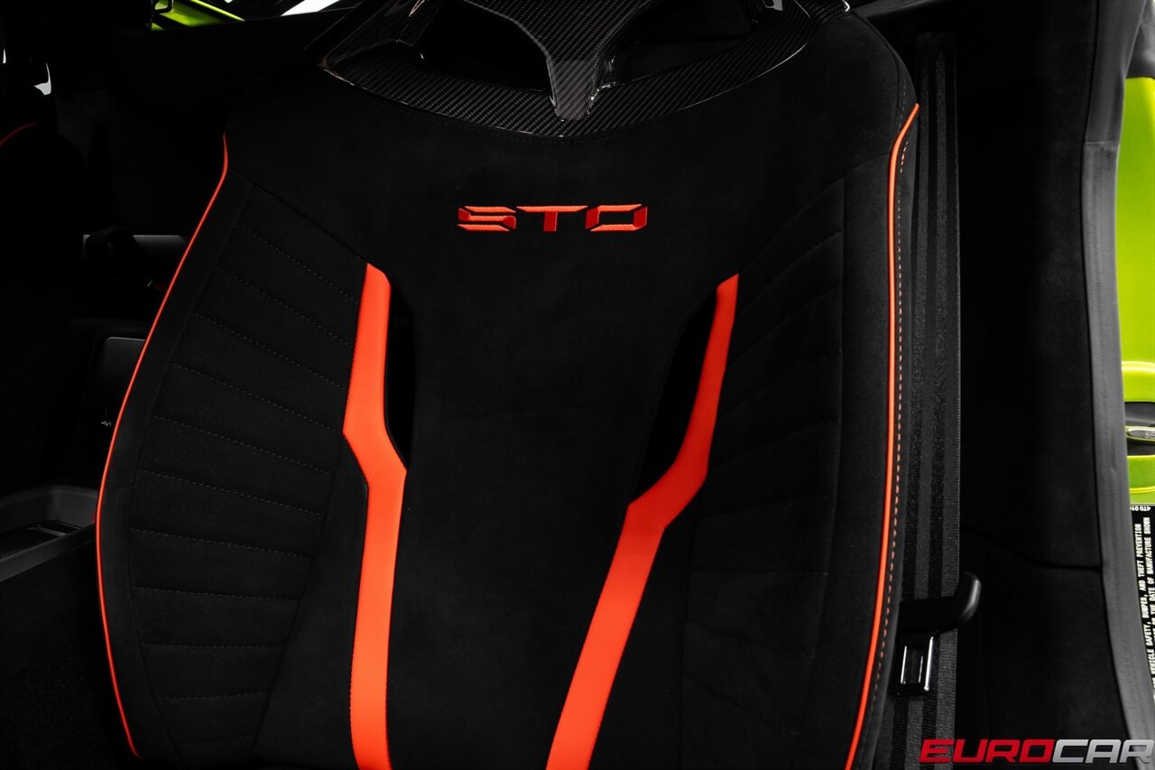 2023 Lamborghini Huracan Base *SPECIAL FACTORY PAINT * CARBON SPORT SEATS*   - Photo 46 - Costa Mesa, CA 92626