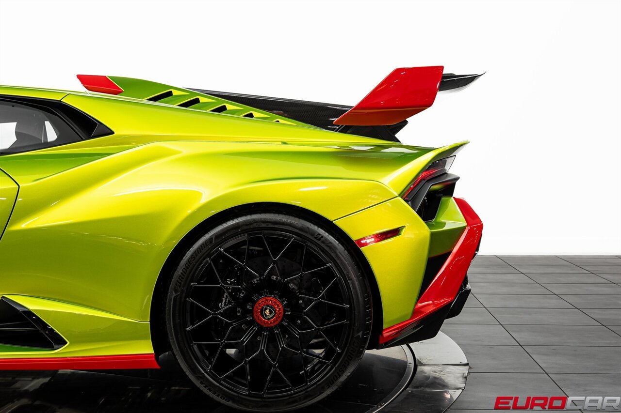 2023 Lamborghini Huracan Base *SPECIAL FACTORY PAINT * CARBON SPORT SEATS*   - Photo 19 - Costa Mesa, CA 92626