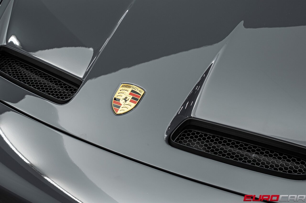 2025 Porsche 911 GT3  *ADAPTIVE SPORT SEATS PLUS * FRONT AXLE LIFT* - Photo 10 - Costa Mesa, CA 92626