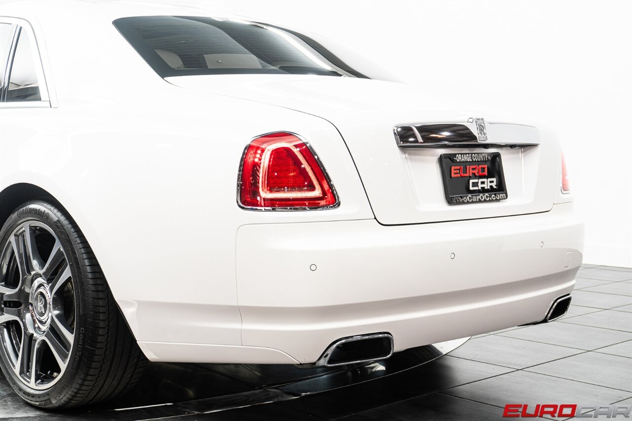 2018 Rolls-Royce Ghost  *RARE WHITE/WHITE * REAR ENTERTAINMENT* - Photo 18 - Costa Mesa, CA 92626