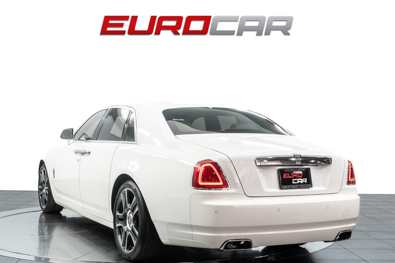 2018 Rolls-Royce Ghost  *RARE WHITE/WHITE * REAR ENTERTAINMENT* - Photo 4 - Costa Mesa, CA 92626