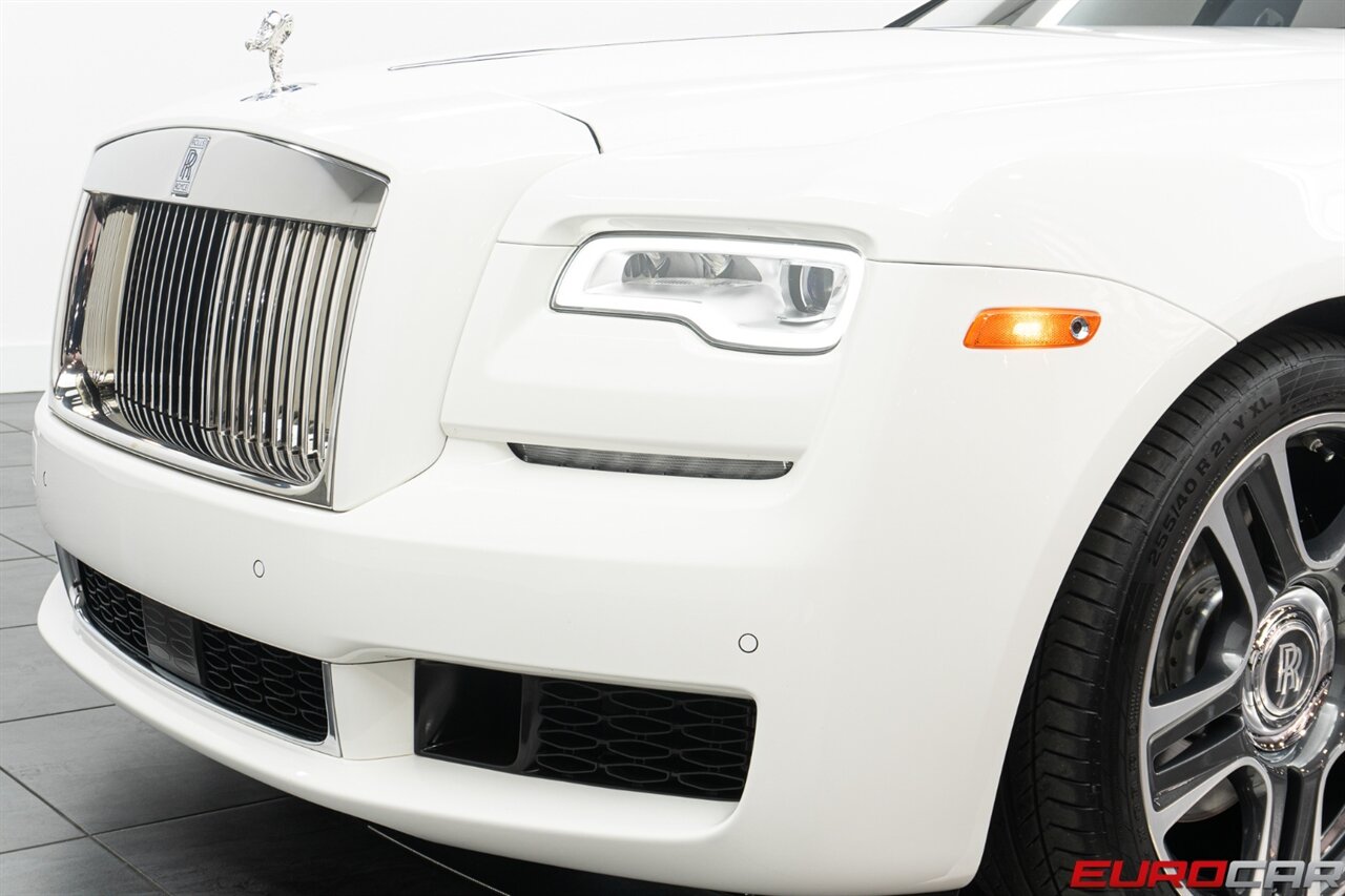 2018 Rolls-Royce Ghost  *RARE WHITE/WHITE * REAR ENTERTAINMENT* - Photo 11 - Costa Mesa, CA 92626