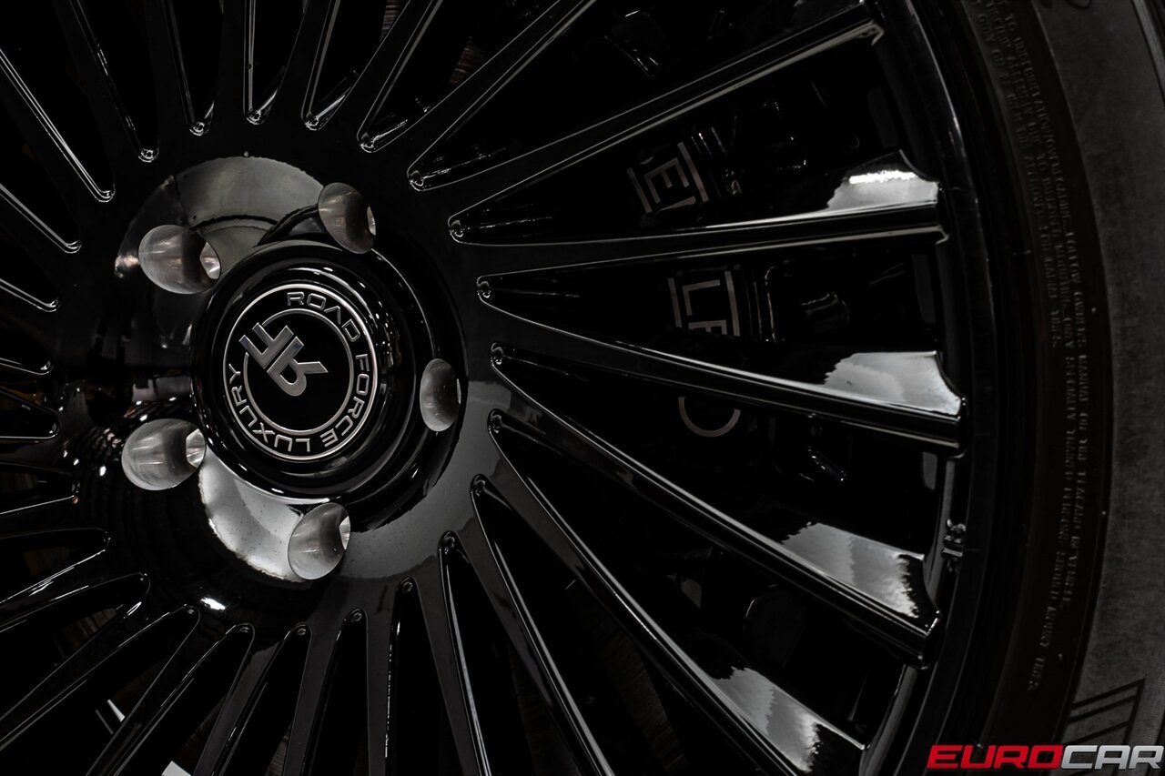 2019 Bentley Bentayga V8 *FRONT SEAT COMFORT SPEC * PANORAMIC ROOF*   - Photo 20 - Costa Mesa, CA 92626