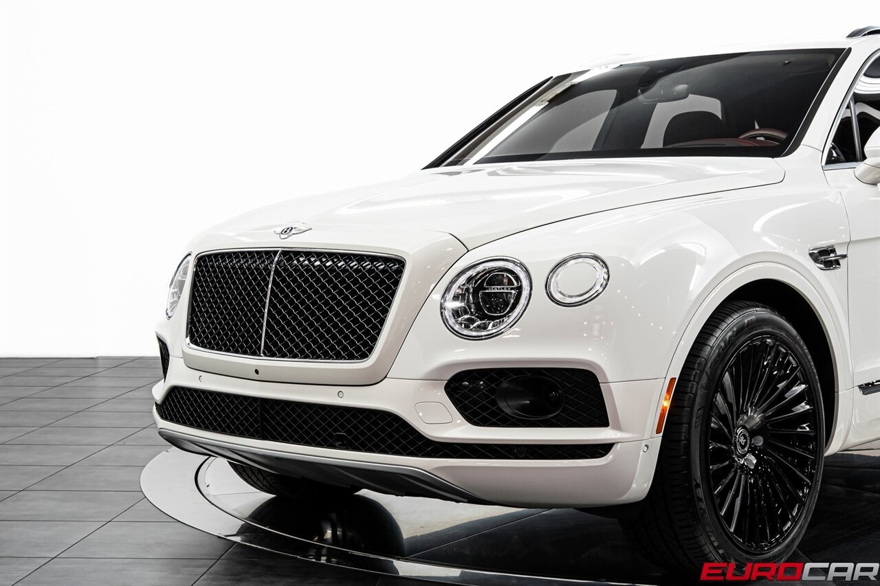 2019 Bentley Bentayga V8 *FRONT SEAT COMFORT SPEC * PANORAMIC ROOF*   - Photo 12 - Costa Mesa, CA 92626