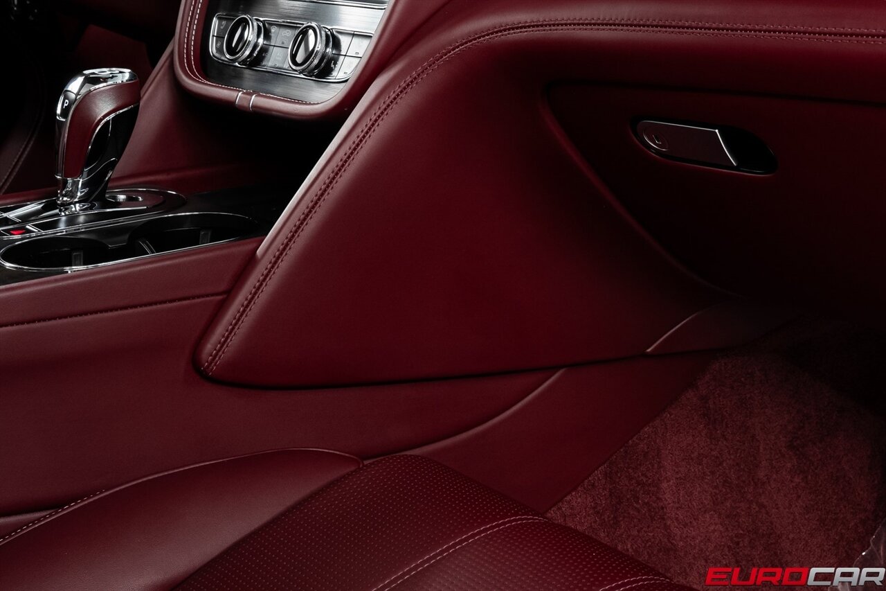 2019 Bentley Bentayga V8 *FRONT SEAT COMFORT SPEC * PANORAMIC ROOF*   - Photo 33 - Costa Mesa, CA 92626