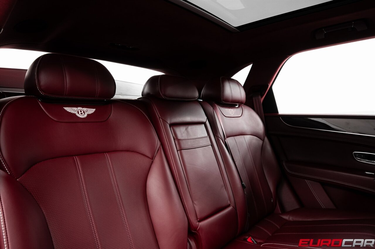 2019 Bentley Bentayga V8 *FRONT SEAT COMFORT SPEC * PANORAMIC ROOF*   - Photo 37 - Costa Mesa, CA 92626